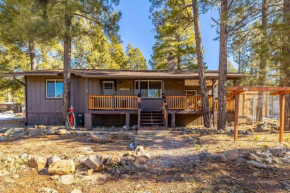 Cozy Munds Park Cabin!